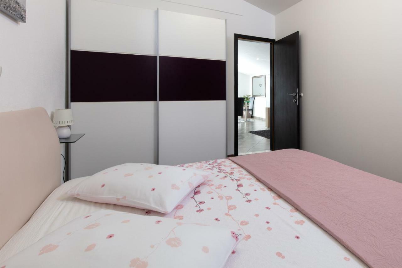 Apartments Bubalo Omis Luaran gambar