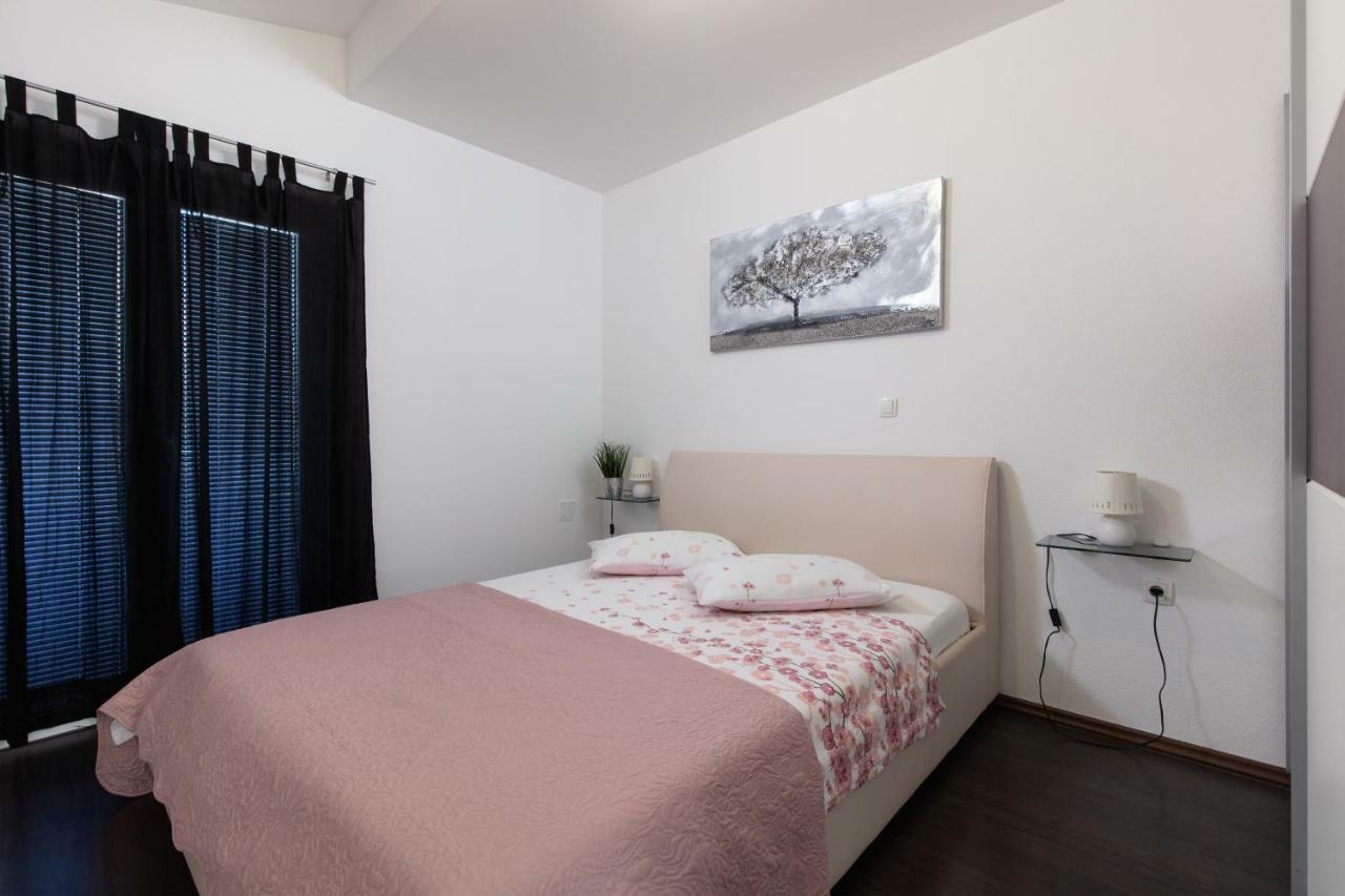 Apartments Bubalo Omis Luaran gambar